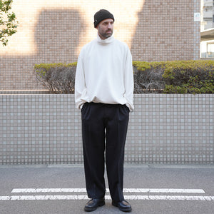 CARDBOARD MOCKNECK TEE